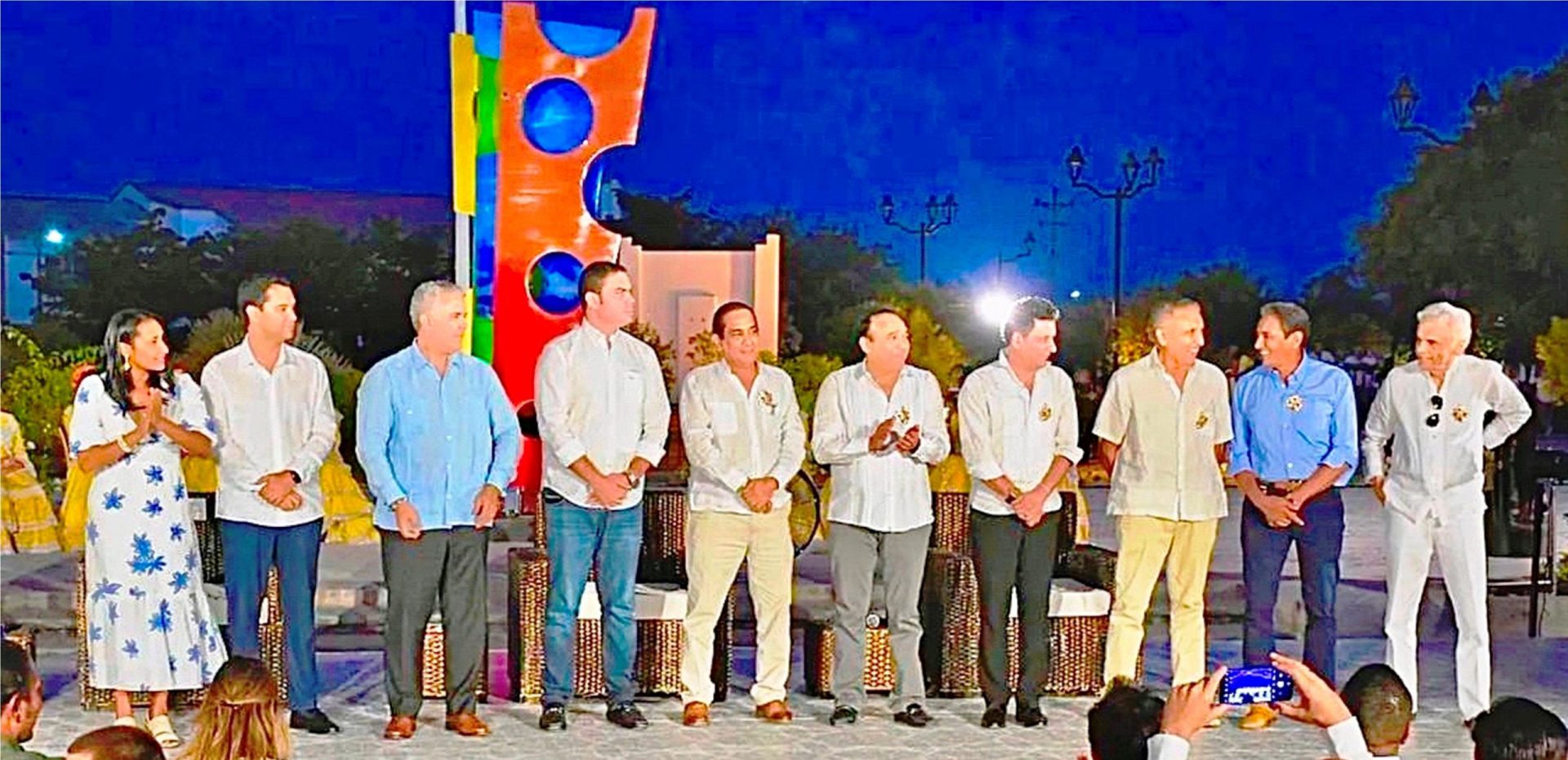 Presidente Duque condecora a cantautores y Fundación Festival reconoce su respaldo al folclor