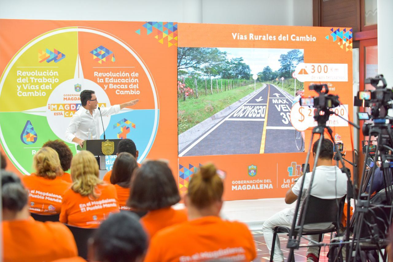 Gobernador anuncia que tiene 650 mil millones para invertirlos donde el pueblo diga