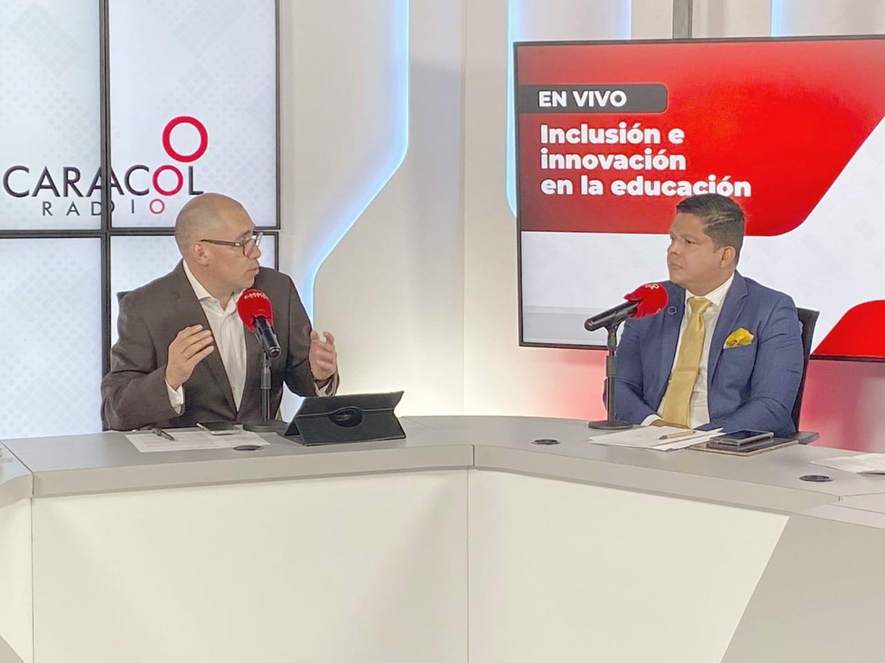 “El aporte de Pablo Vera a la educación y sociedad es fundamental”; Foro de Caracol Radio