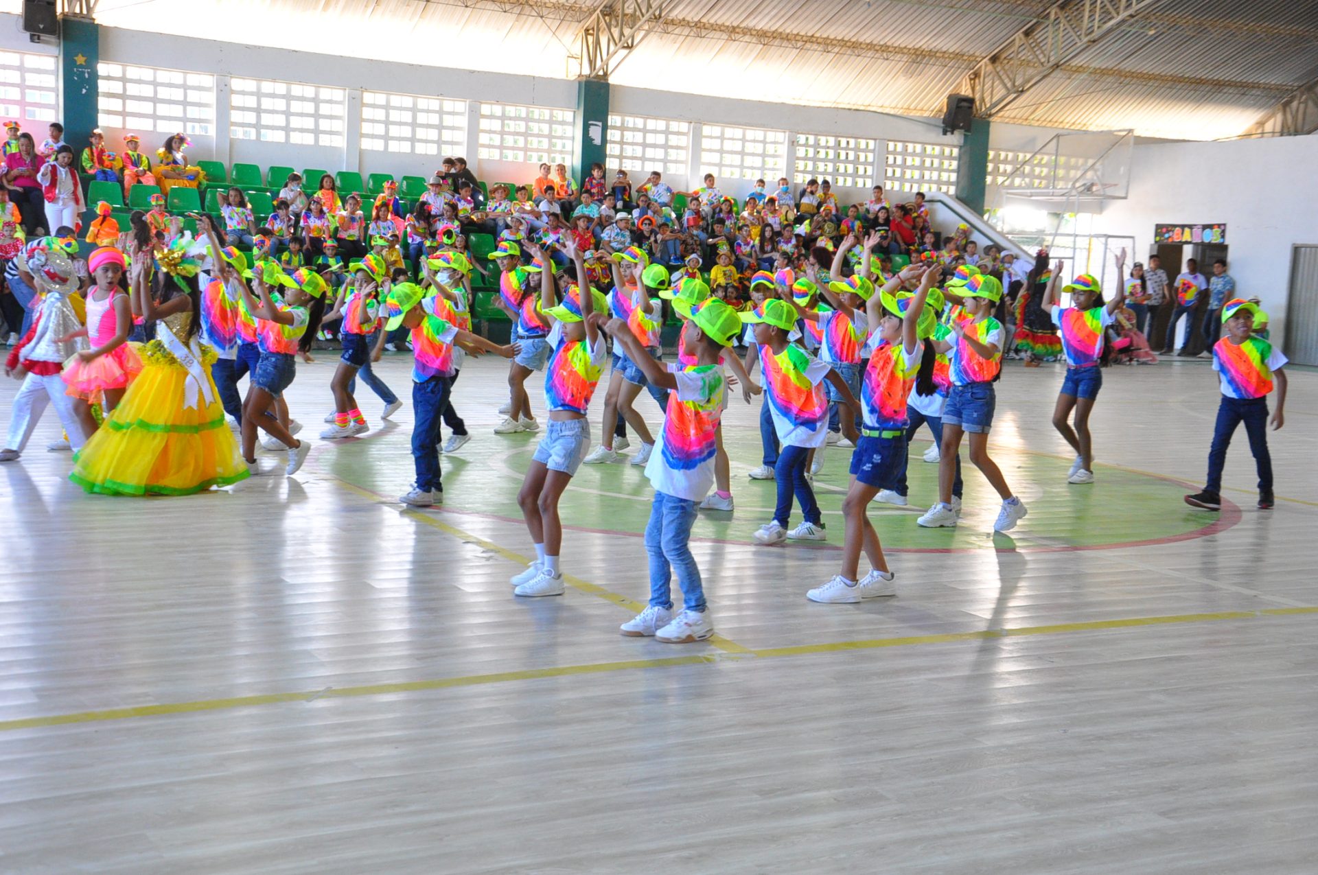 Carnavalores de COOEDUMAG, la gran puerta del Carnaval samario