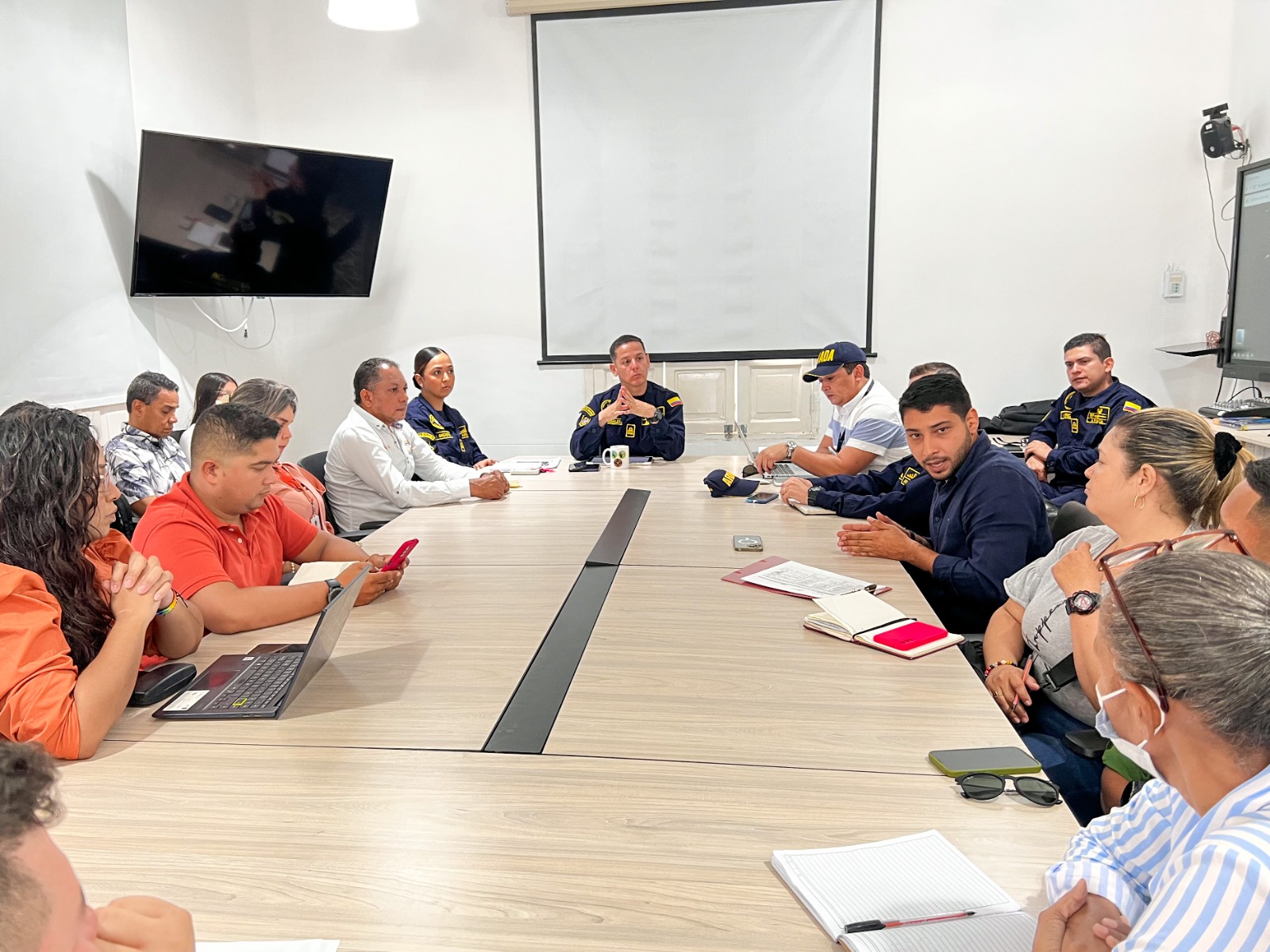 A fin de preservar y hacer crecer el Destino, Gobierno lucha contra la informalidad