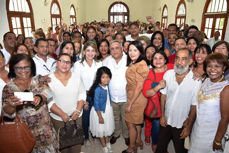Baja la tensión entre gobierno y profesores: Llegó el ‘billete’