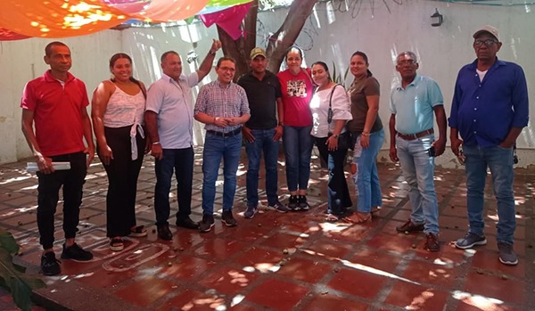 ¿Por quién votar a la Gobernación?  Humo blanco, humo negro