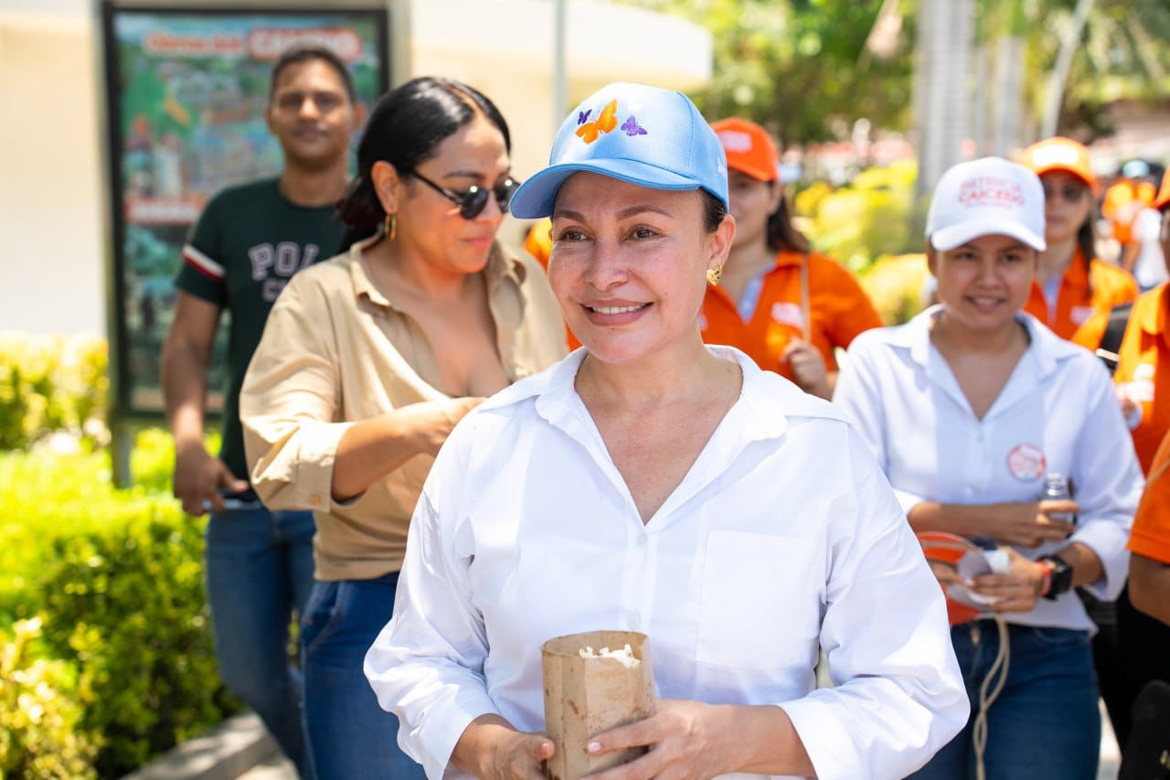 De acuerdo a encuesta de MsM Patricia adelante, ‘El Cura’ la sigue, Pinedo se queda