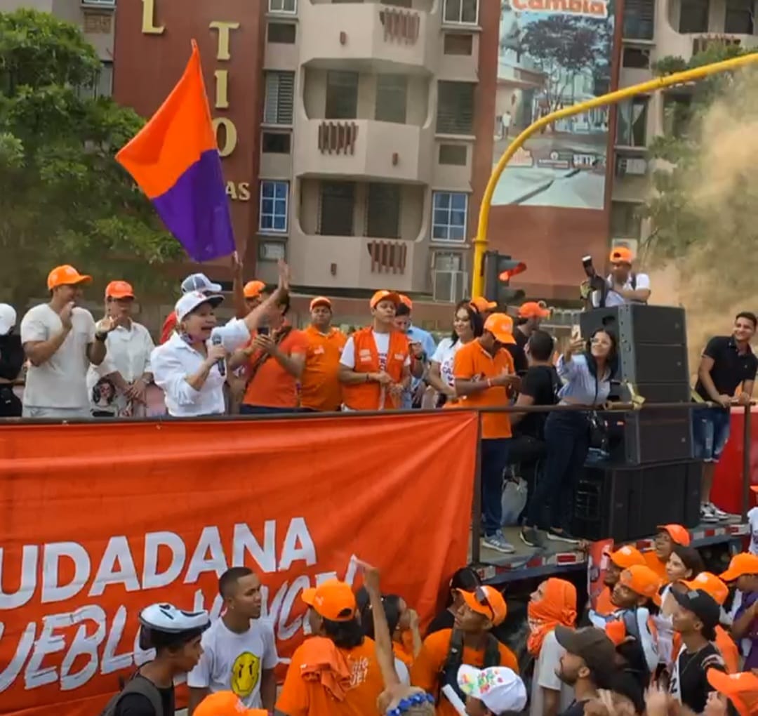 Tras gran movilización Patricia Caicedo pide apoyo para tutelatón y firmatón