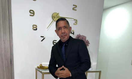 Camilo Munive defiende su honor y el derecho a construir empresa  
