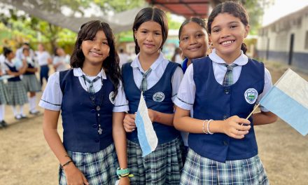 Gobierno Pinedo trabaja para ampliar cobertura educativa y hace alianzas para fortalecer el sector  