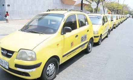 Santa Marta bloqueada por la ‘mancha amarilla’, paro de taxistas