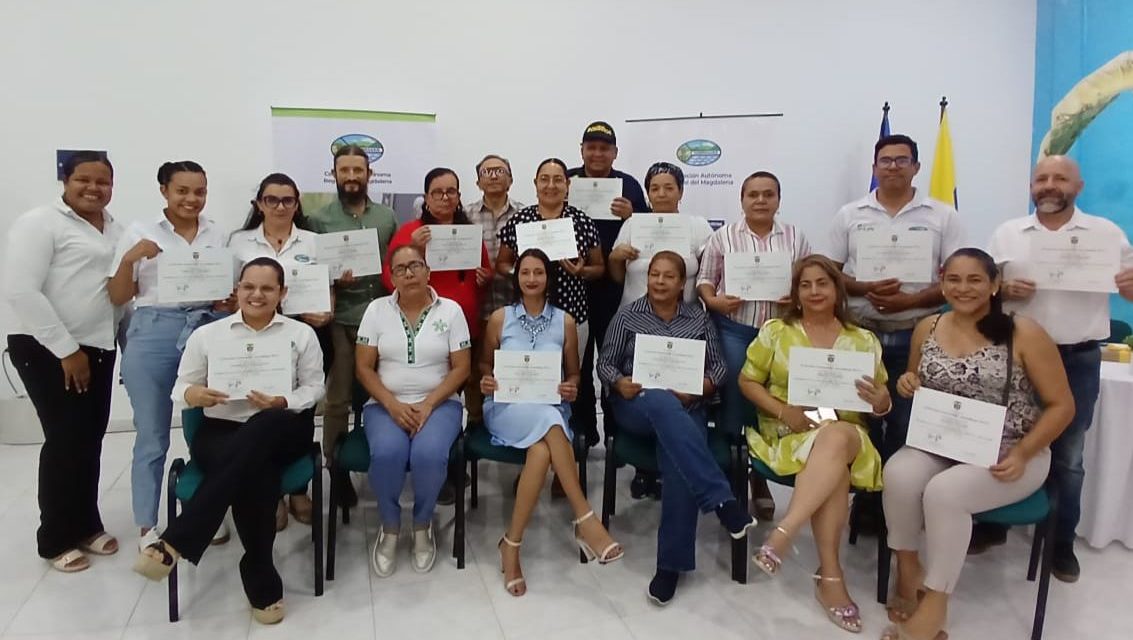 CORPAMAG y SENA certifican a primer grupo de dinamizadores ambientales