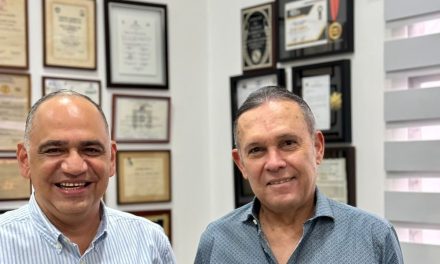 Presidente del Congreso se compromete con Santa Marta y sus 500 años