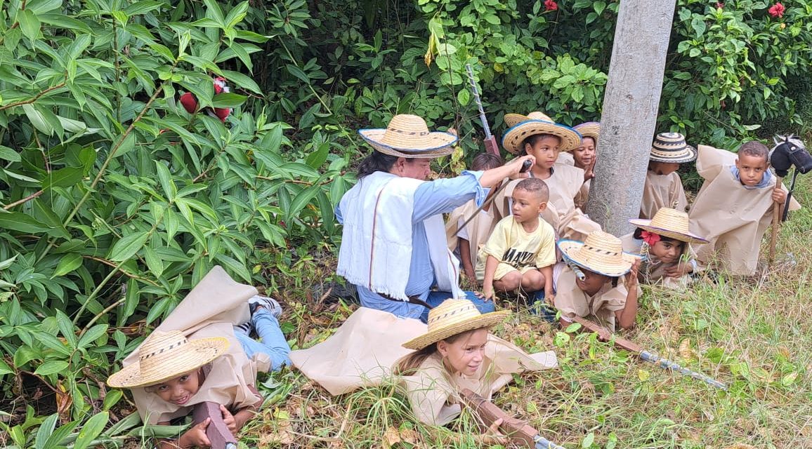 En la vereda Mengajo un Día Patrio para admirar e imitar