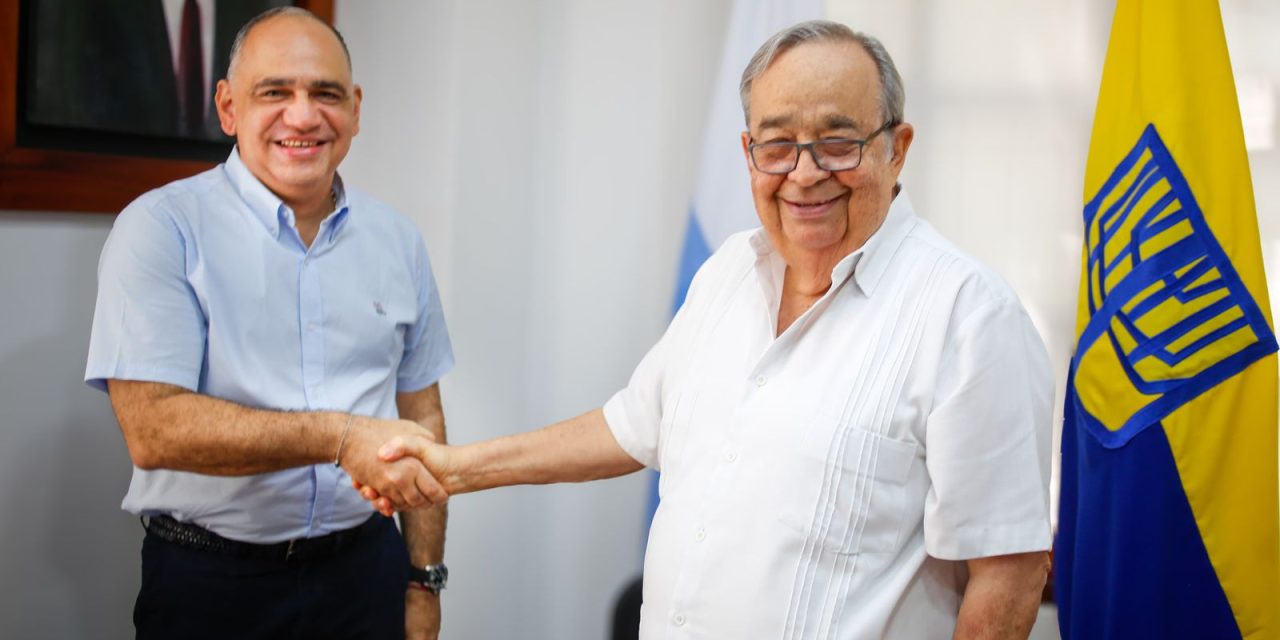 Alcaldía y la USA firman acuerdo que beneficia a trabajadores y sus familiares