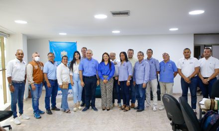 Gobierno Pinedo y sindicatos de la educación a la de diálogos para revisar pliego de peticiones