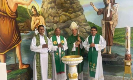 Un Sacerdote,35 padrinos, un albañil, un restaurador para una iglesia más bonita a los ojos de Dios