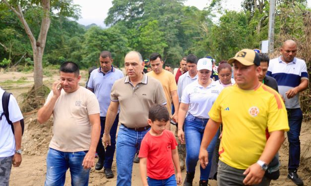 Aguaceros generan el caos, alcalde Pinedo hace frente a la emergencia