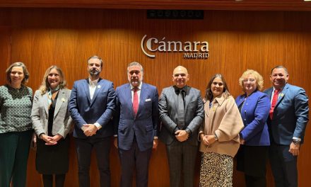 Alcalde Pinedo de la mano de la CAF avanza en la consolidación de una agenda empresarial en España