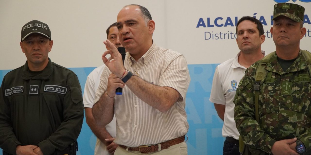 Alcalde Carlos Pinedo llega recargado de España, ofrece 1000 millones de recompensa por los miembros de ‘La Muerte’