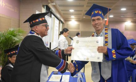 Brian Santiago Márquez, un líder de la comunidad sorda, se gradúa en UNIMAGDALENA