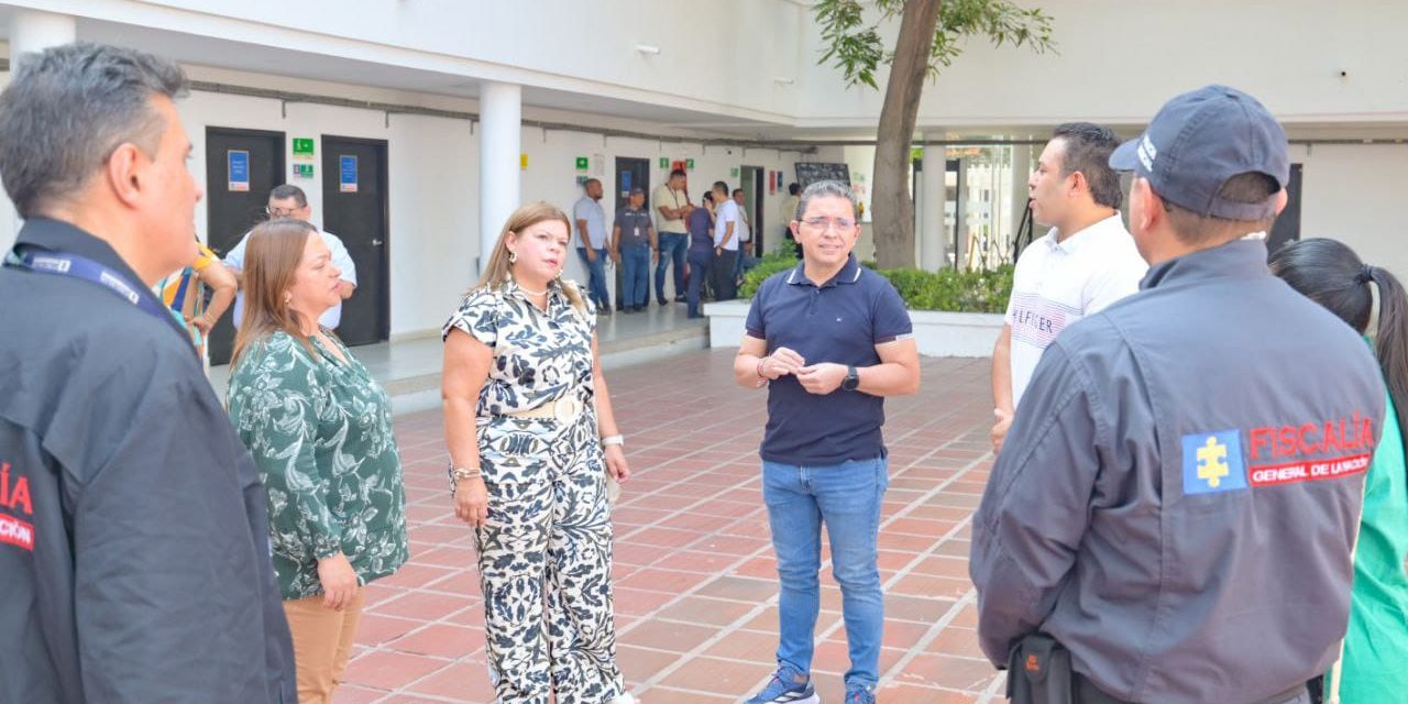 Por una Fiscalía más eficaz y a la vanguardia de la investigación gobernador Martínez entrega equipos  