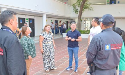 Por una Fiscalía más eficaz y a la vanguardia de la investigación gobernador Martínez entrega equipos  