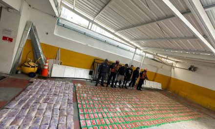En aguas del Mar Caribe, Armada de Colombia da golpe al narcotráfico
