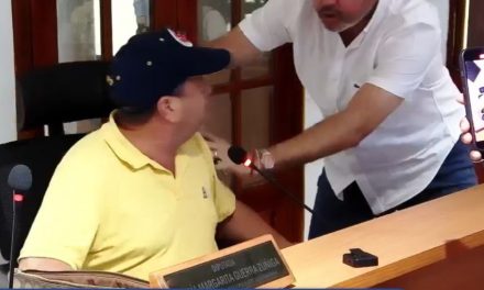 En la Asamblea lo nuevo es provocar al compañero con empujones