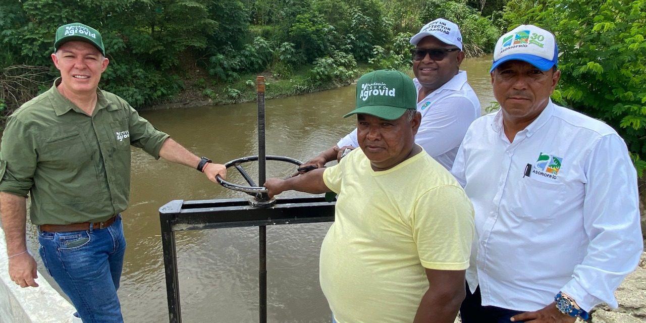 CORPAMAG, AGROVID Y ASORIOFRIO entregaron compuerta para recuperar canal de riego