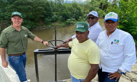 CORPAMAG, AGROVID Y ASORIOFRIO entregaron compuerta para recuperar canal de riego