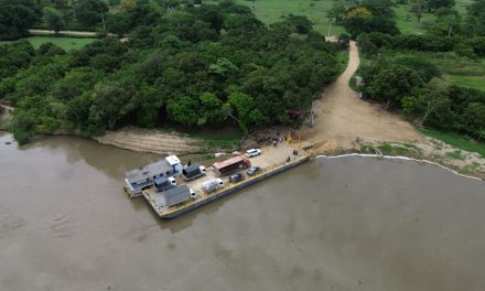 Erosión en el Magdalena a punto de encallar el Ferry