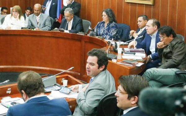 La Comisión Cuarta del Senado hace lo suyo,  aprueba  en tercer debate el proyecto de la reforma laboral