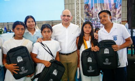 Alcalde Pinedo pone en acción ‘Caminos de Sabiduría’ y beneficia a 1.200 estudiantes en el 2025