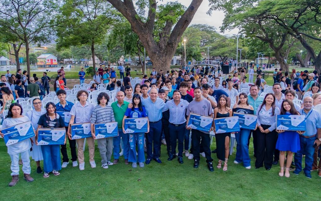 UNIMAGDALENA entrega 181 computadores a beneficiarios de Talento Santa Marta