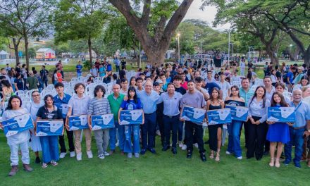 UNIMAGDALENA entrega 181 computadores a beneficiarios de Talento Santa Marta