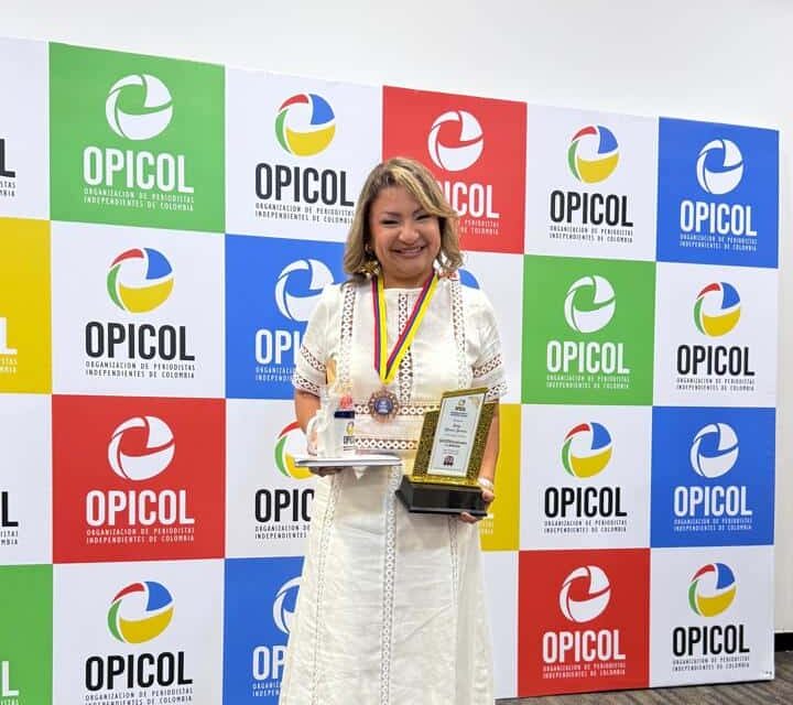 Rectora Ludys Rhenals reconocida como hija ilustre por los periodistas independientes de OPICOL