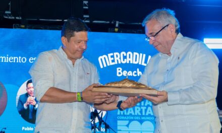 Pablo Vera Salazar recibe reconocimiento por su aporte al desarrollo de Santa Marta