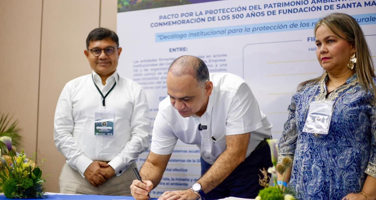 Alcalde Pinedo firma Pacto por la Protección del Patrimonio Ambiental en los 500 años de Santa Marta