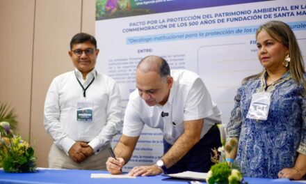 Alcalde Pinedo firma Pacto por la Protección del Patrimonio Ambiental en los 500 años de Santa Marta