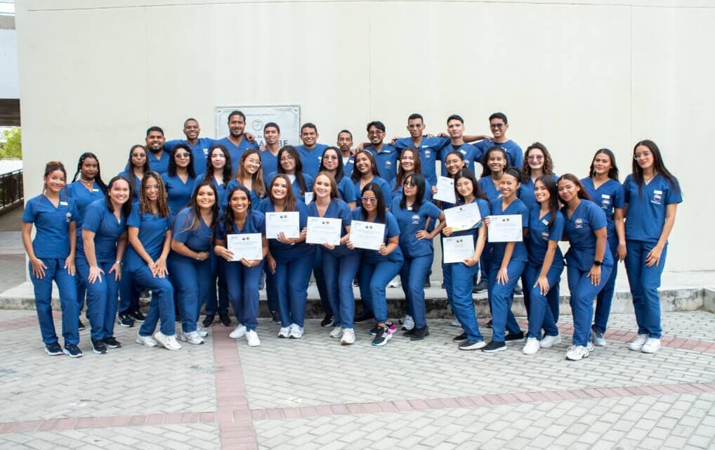 UNIMAGDALENA celebra ceremonia de entrega de insignias a futuros psicólogos