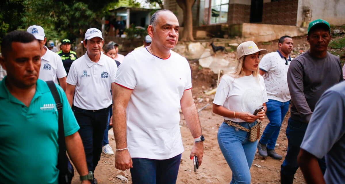 Sociedad damnificada y afectada por aguacero reconoce la humanidad del alcalde Pinedo