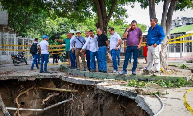 Recurrente hundimiento del pavimento en Villas de Alejandría, lleva al alcalde Pinedo anunciar declarar emergencia para que haya solución definitiva