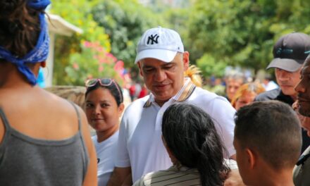 Alcalde Pinedo alerta sobre posibles aguaceros este fin de semana, hace un llamado a la prevención