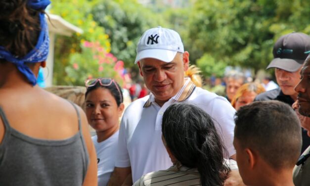 Alcalde Pinedo alerta sobre posibles aguaceros este fin de semana, hace un llamado a la prevención