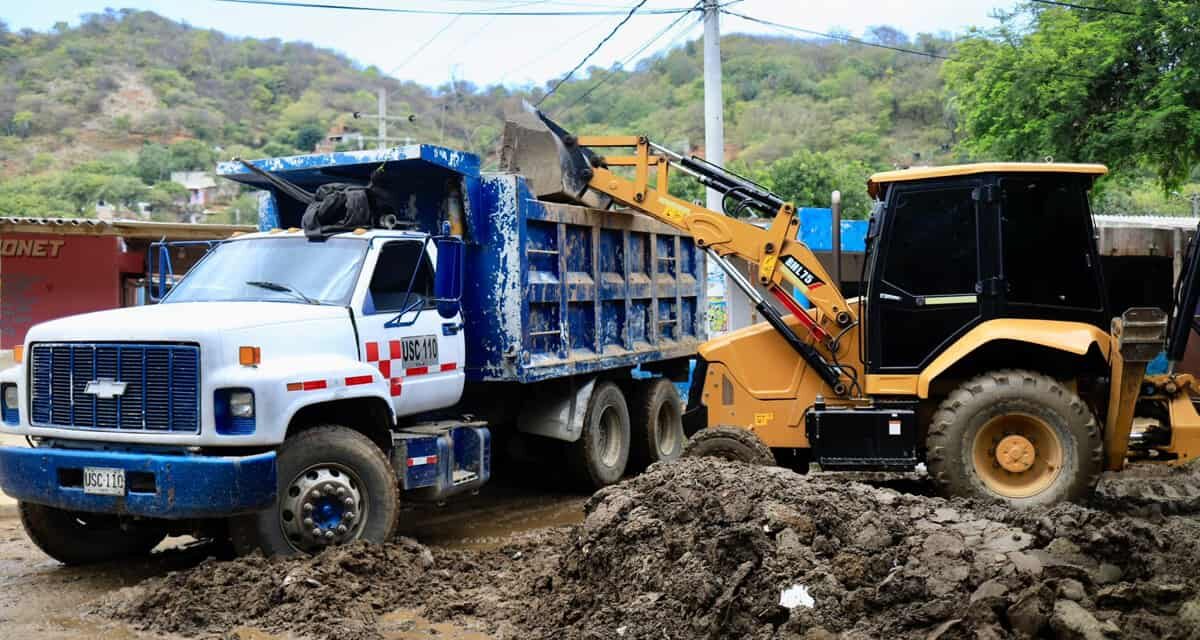 Ya van 3 mil toneladas de lodo removidas y contando… Se han  distribuido 1.140 metros cúbicos de agua potable a la gente