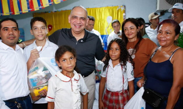 Nuevos barrios de Santa Marta reciben ayuda del gobierno  de Carlos Pinedo