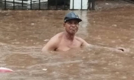 Gobernación desde el aguacero, en acción de apoyo por Santa Marta