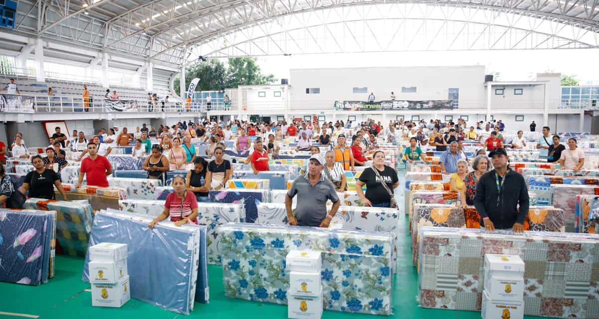 Administración de Carlos Pinedo ha entregado ayudas a 2.675 familias de las 3.963 afectadas