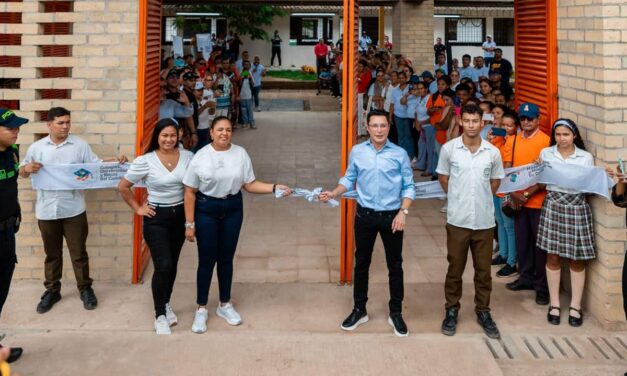 “Estas obras dignifican el trabajo educativo y cambian la vida de los jóvenes”: Carlos Caicedo Omar