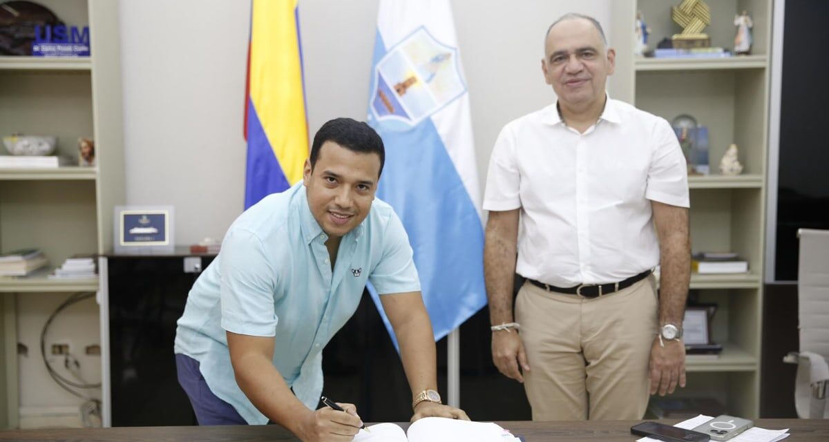 Alcalde Carlos Pinedo comienza a refrescar su gabinete, hace los primeros tres cambios