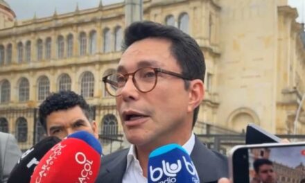 Carlos Caicedo propone una coalición de cara al pueblo y sin ‘el camaleón’ de Roy Barreras: “No vamos a permitir que Petro aniquile nuestro proyecto político”.   
