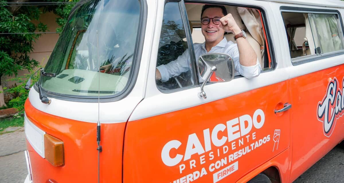 La Furgoneta de Carlos Caicedo empezó a recolectar firmas desde Montería
